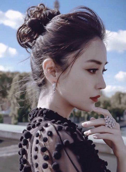 楊穎的側臉,鄭爽的側臉,趙麗穎的側臉,熱巴的側臉 漫畫里出來的 容貌